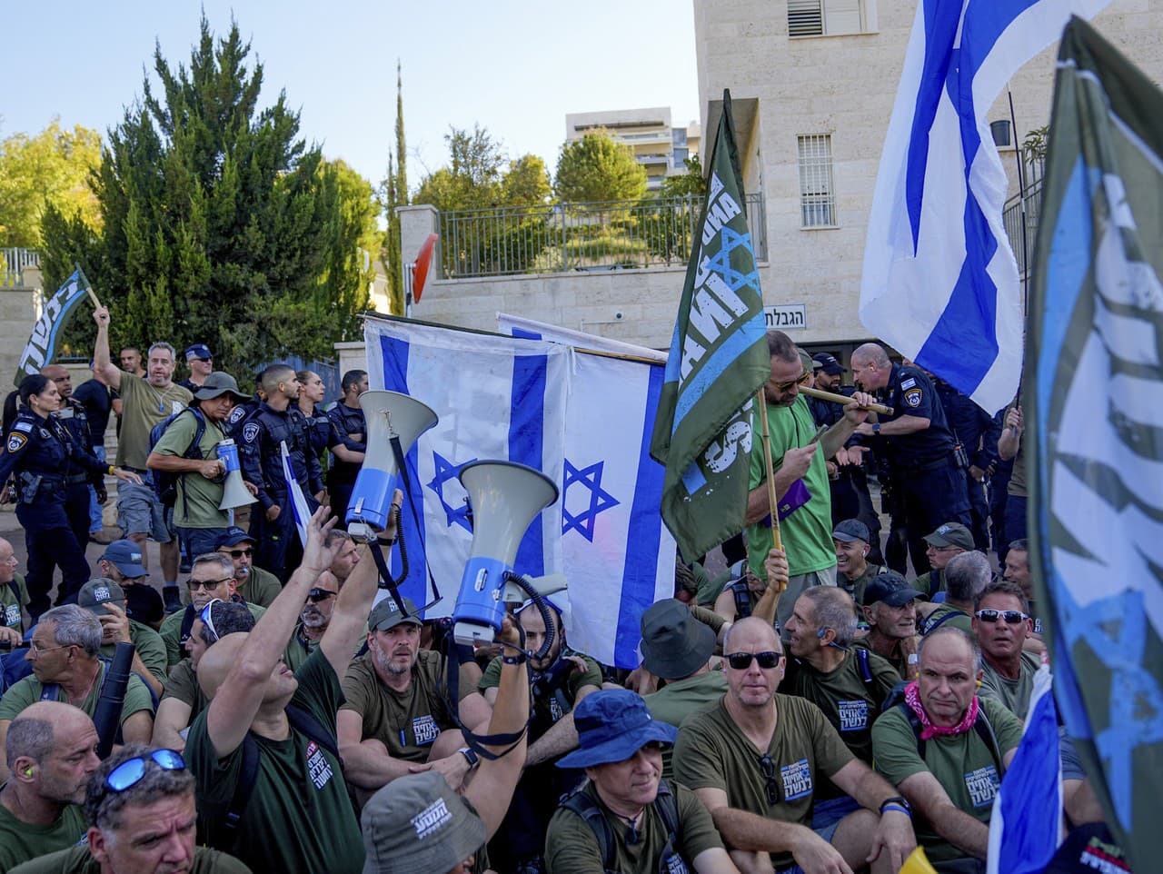 Izrael zasiahla ďalšia vlna protestov