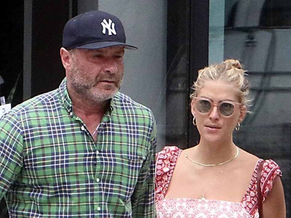  Liev Schreiber a Taylor Neisen 