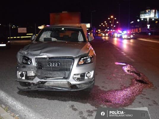 Opitý vodič zapríčinil v stredu v noci dopravnú nehodu v Bratislave