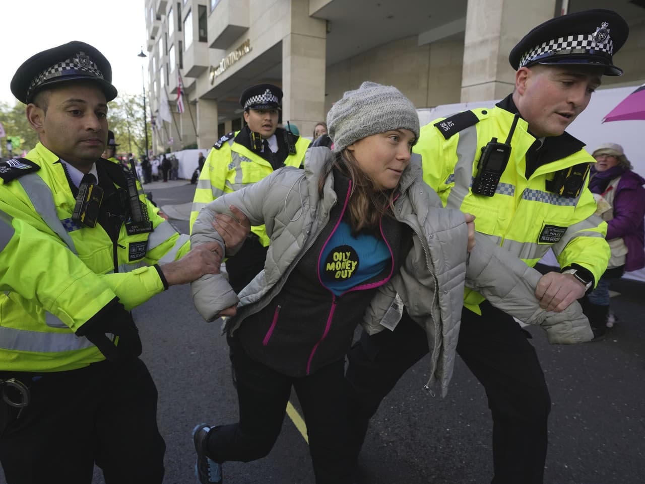 Londýnska polícia zatkla známu aktivistku Gretu Thunbergovú (20)