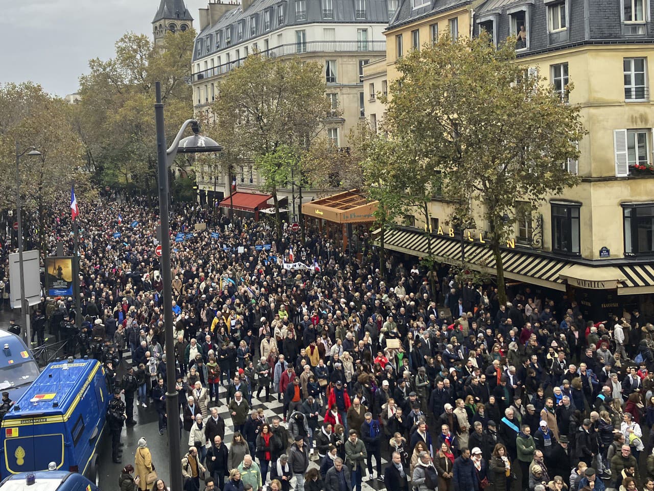 V Paríži sa konala veľká demonštrácia proti antisemitizmu.