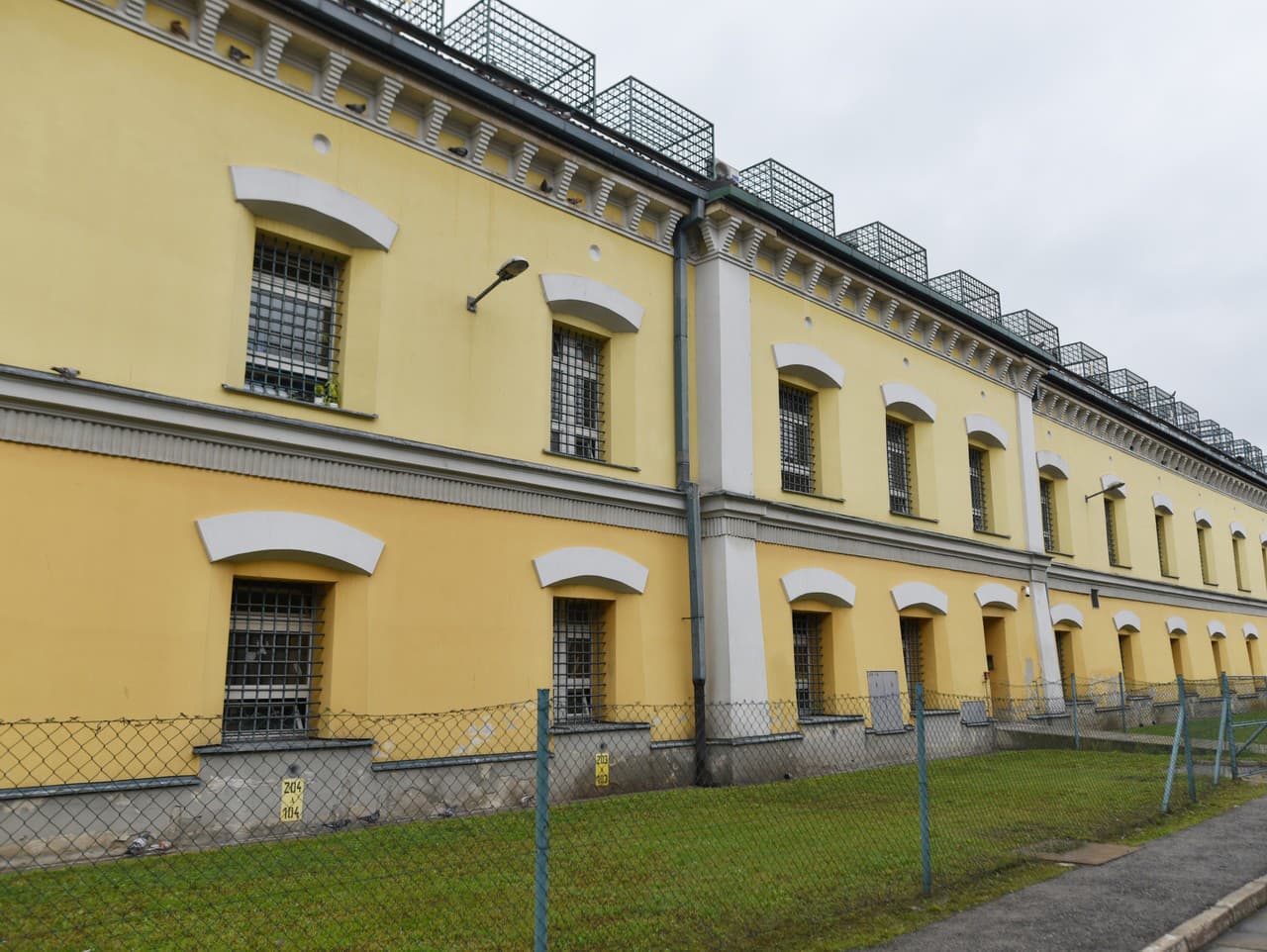 Ústav na výkon trestu odňatia slobody (ÚVTOS) a Ústav na výkon väzby (ÚVV) Leopoldov