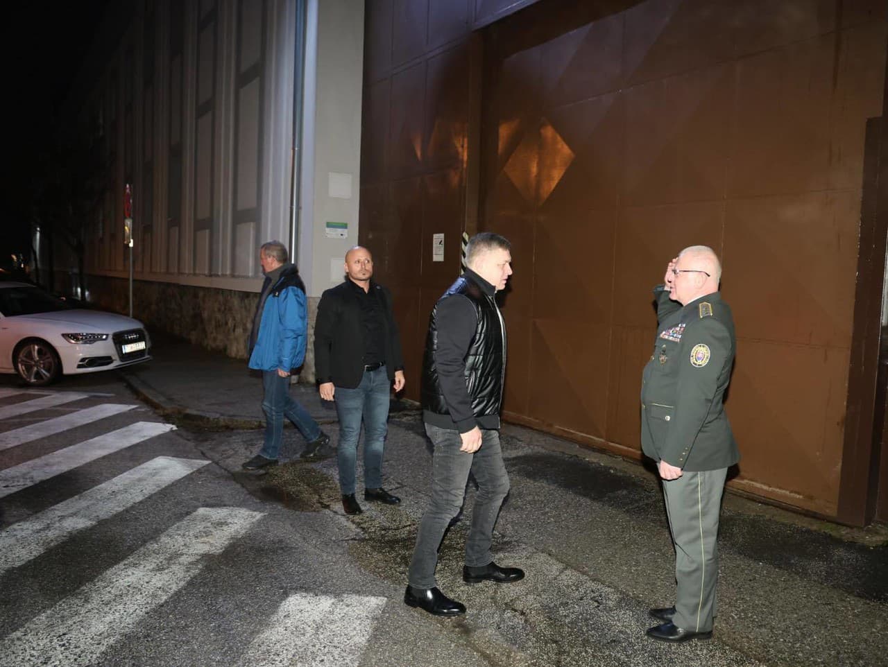 Fico navštívil nemocnicu pre obvinených