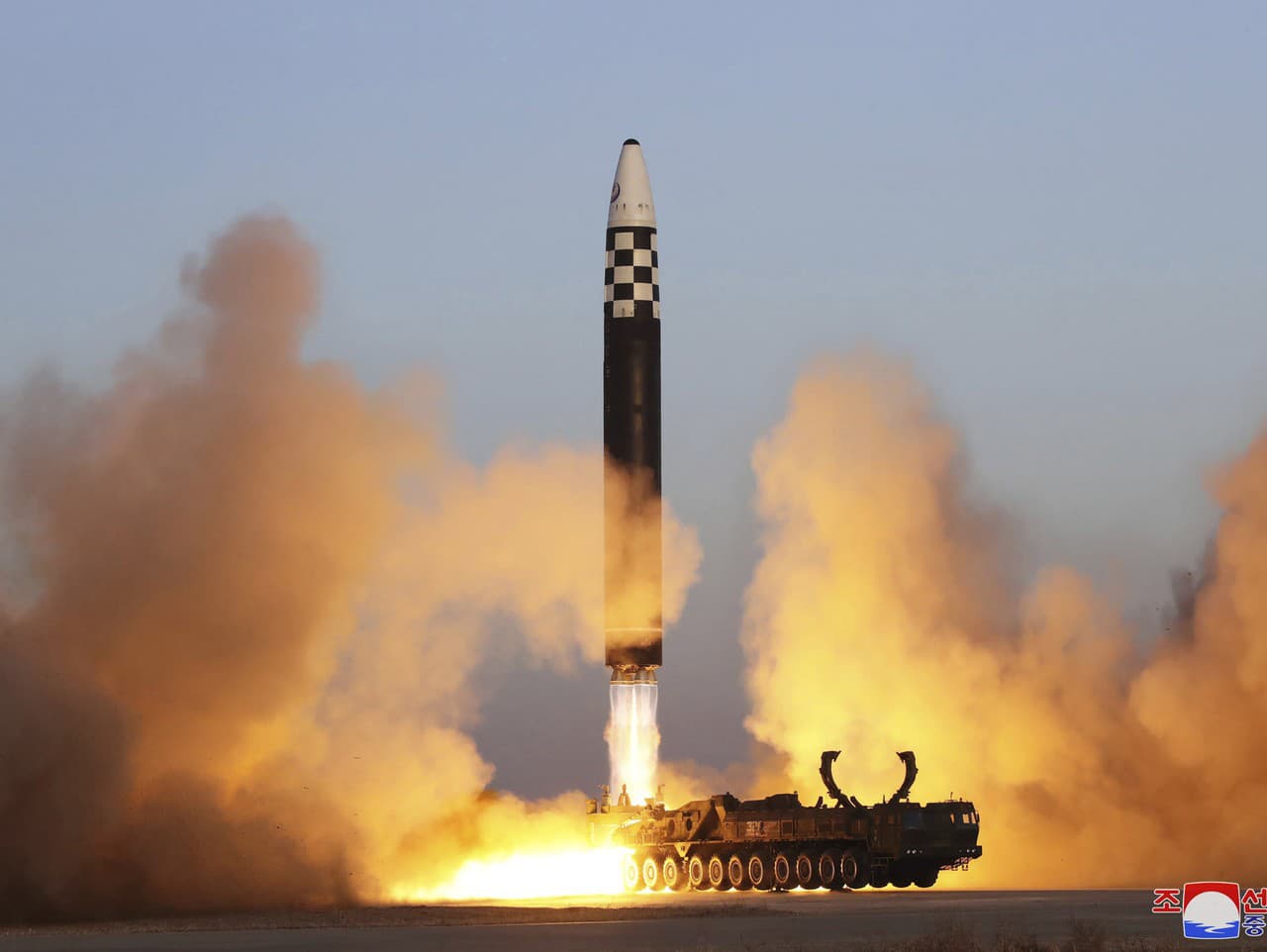 Severná Kórea odpálila balistickú raketu