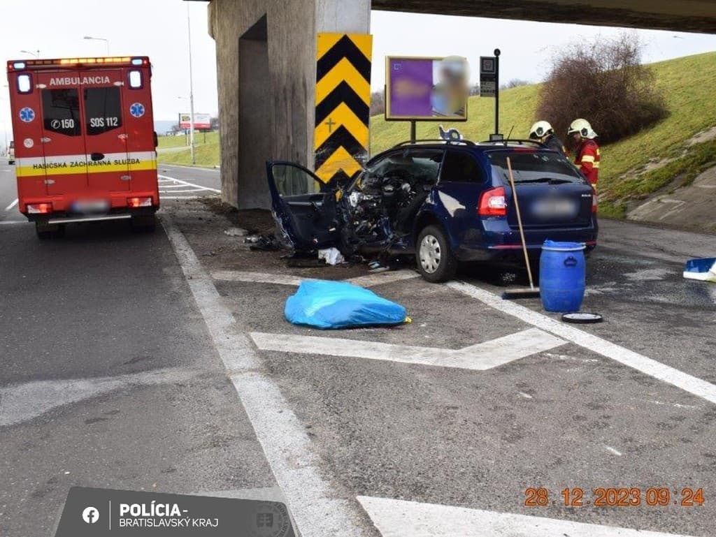 Polícia hľadá svedkov nehody na Púchovskej ulici v Bratislave