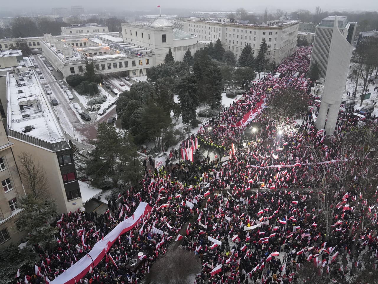 Demonštrácia s názvom Pochod slobodných Poliakov proti reštrukturalizácii verejnoprávnych médií v Poľsku
