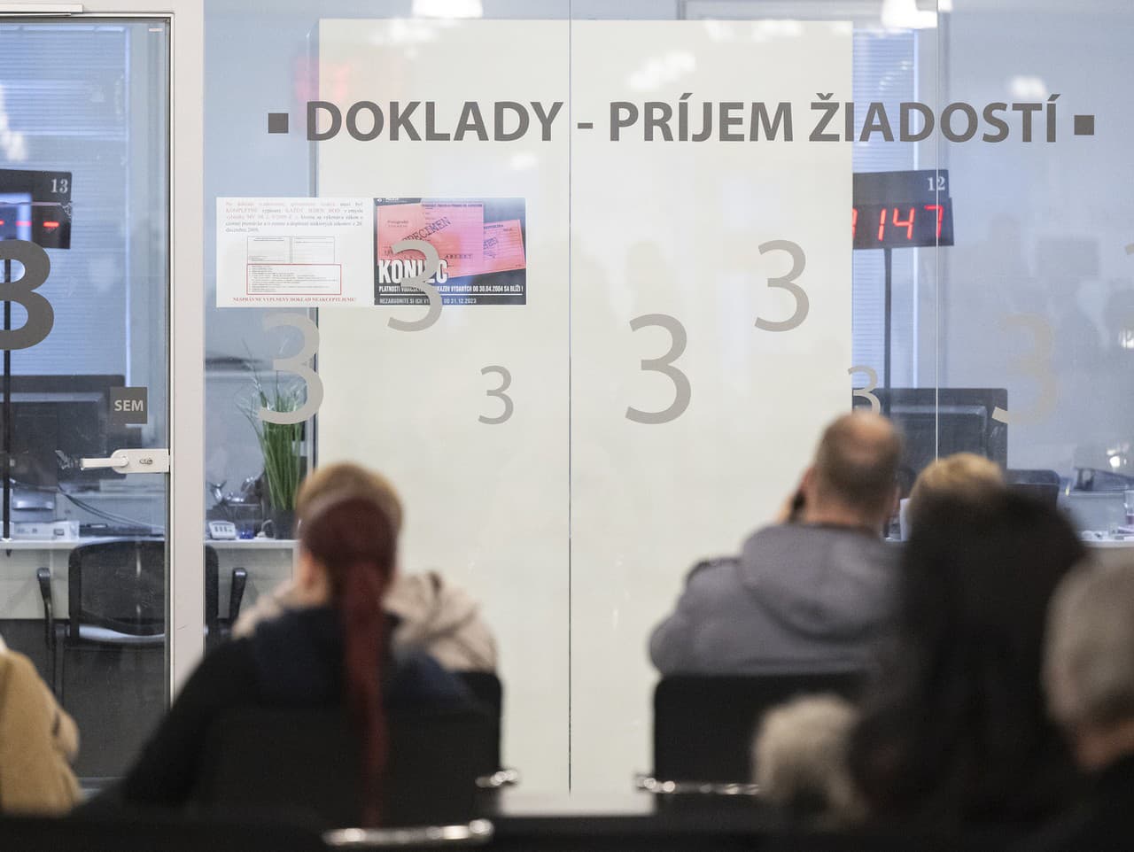 Na snímke oddelenie dokladov v Klientskom centre na Tomášikovej ulici v Bratislave