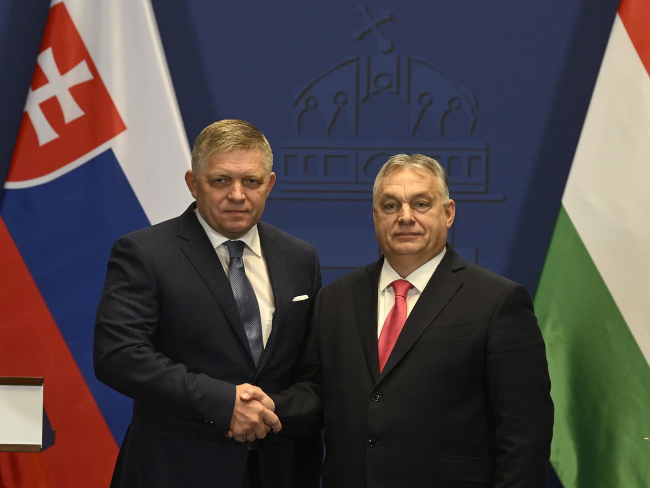 Slovenský premiér Robert Fico a maďarský premiér Viktor Orbán 