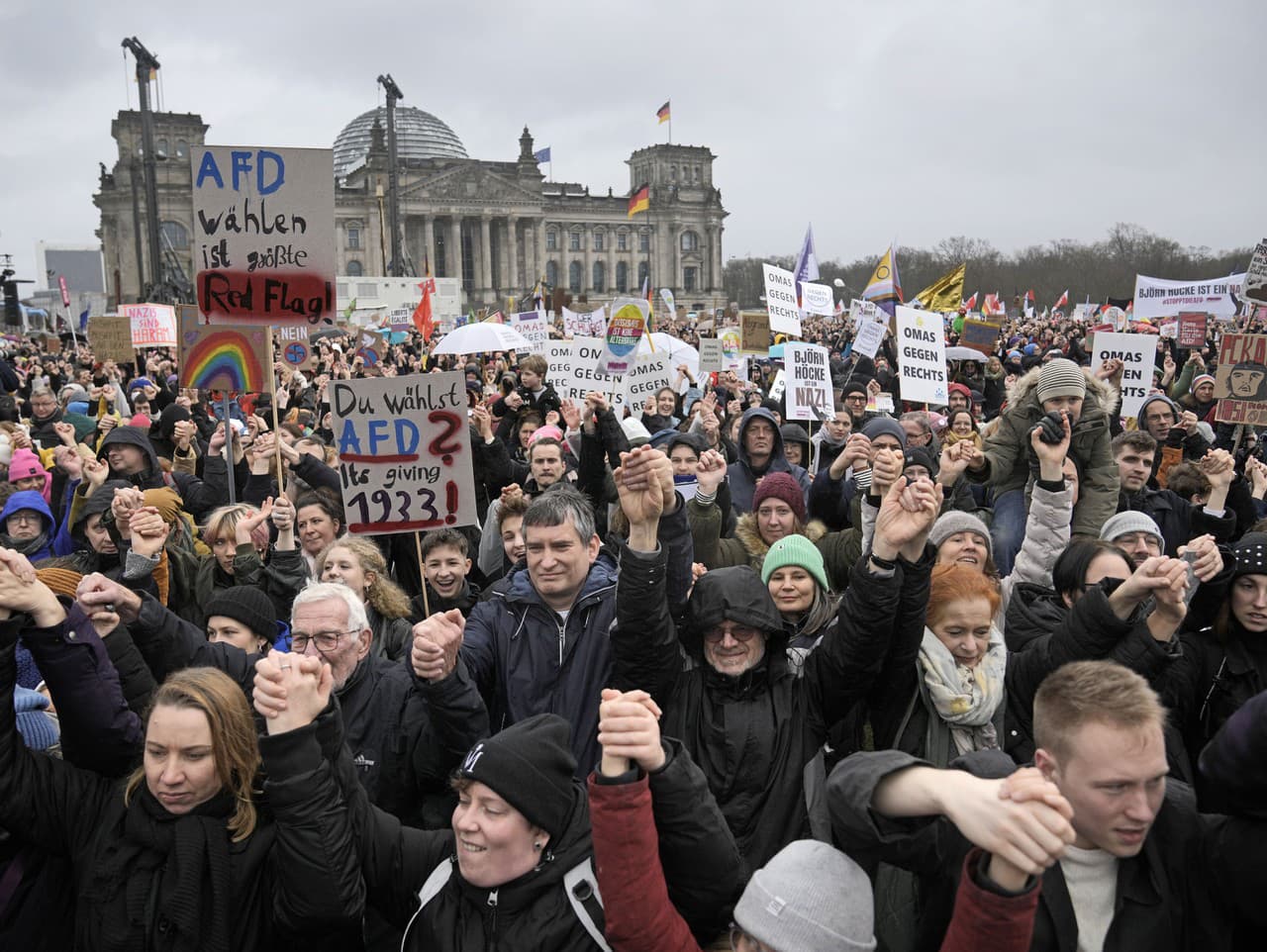 Na víkendové protesty proti krajnej pravici prišlo vyše 480-tisíc ľudí