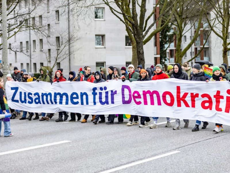 Tisíce ľudí sa zišli v Hamburgu na protest proti nemeckej krajnej pravici