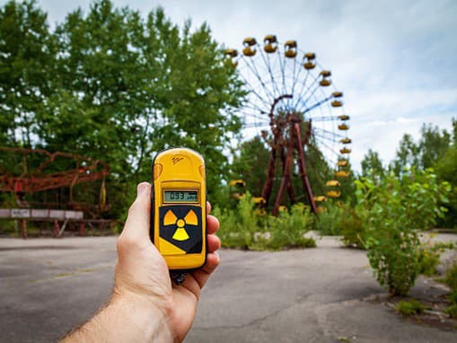 Mesto Pripiať. V pozadí jadrová elektráreň Černobyľ, kde v roku 1986 vybuchol jadrový reaktor