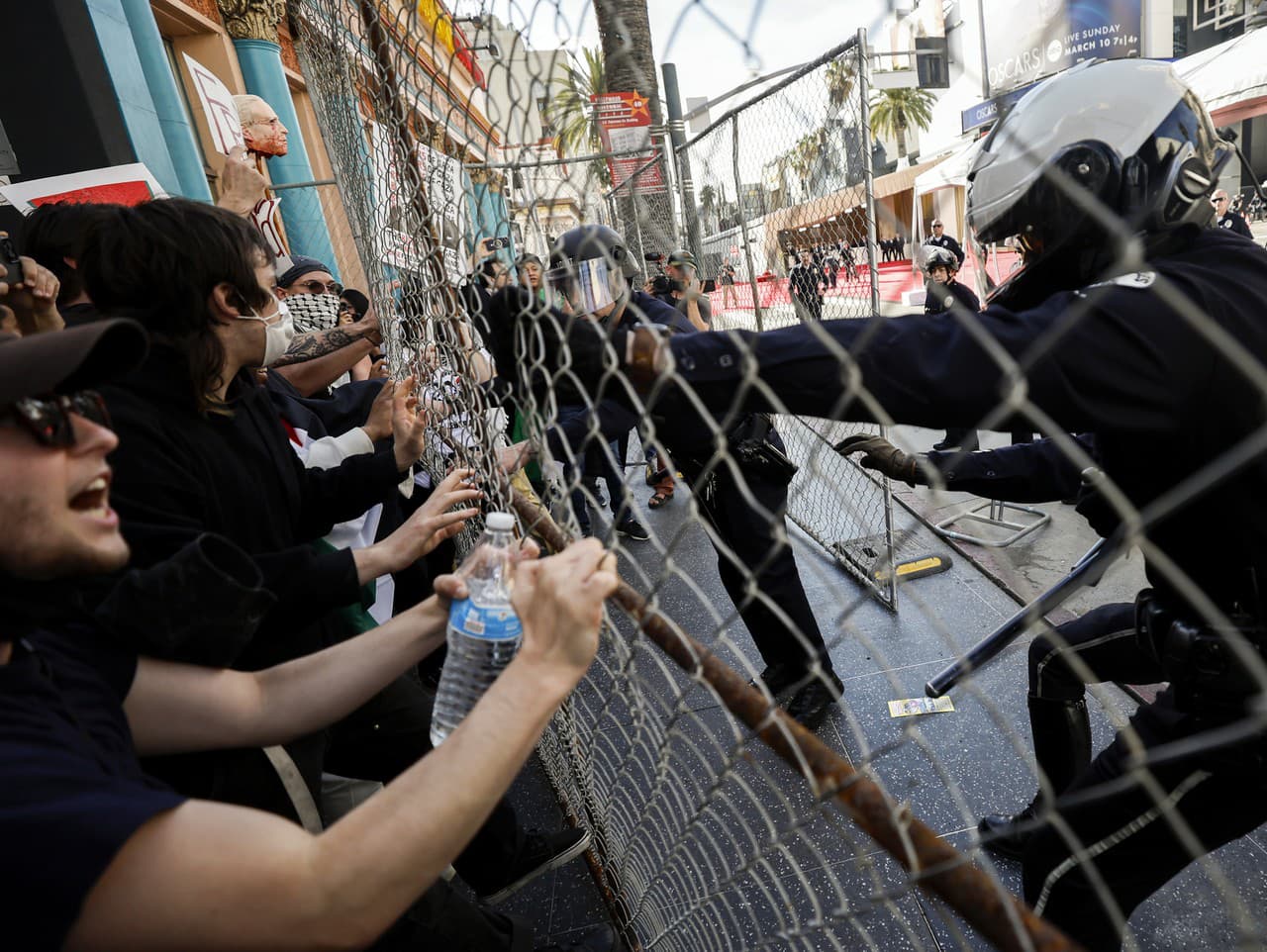 Demonštranti v Hollywoode žiadali ukončenie vojny v Pásme Gazy