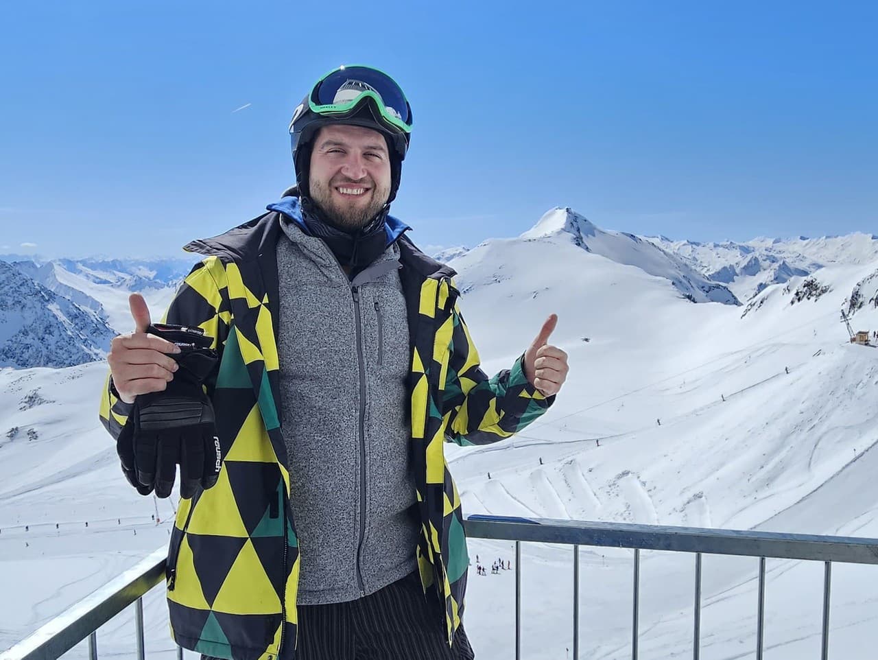 Samo Tomeček na lyžovačke v Rakúskych Alpách
