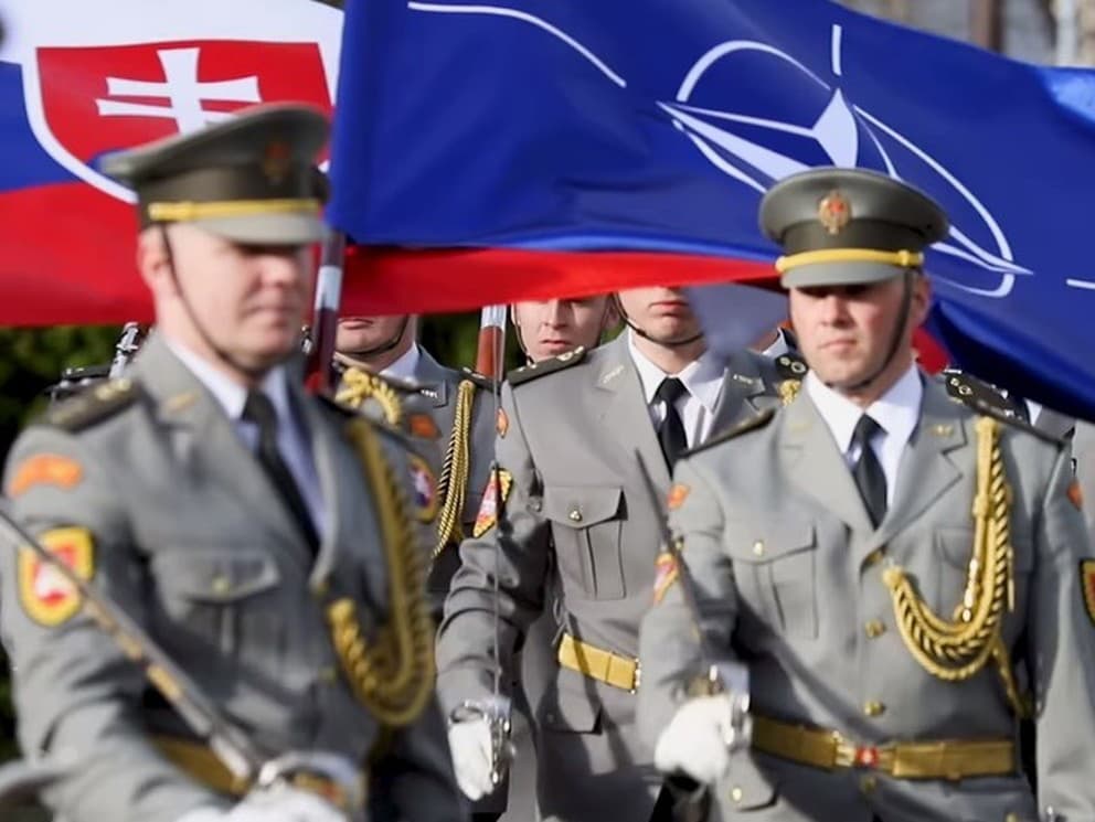 Vojenská  prehliadka pri príležitosti osláv 20. výročia vstupu Slovenskej republiky do NATO