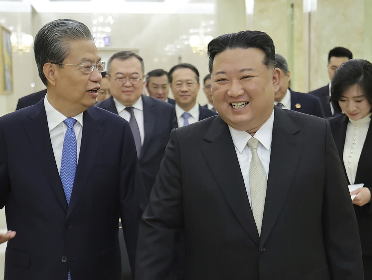 Severokórejský vodca Kim Čong-un sa stretol s Zhao Leji, predsedom Národného ľudového kongresu Číny