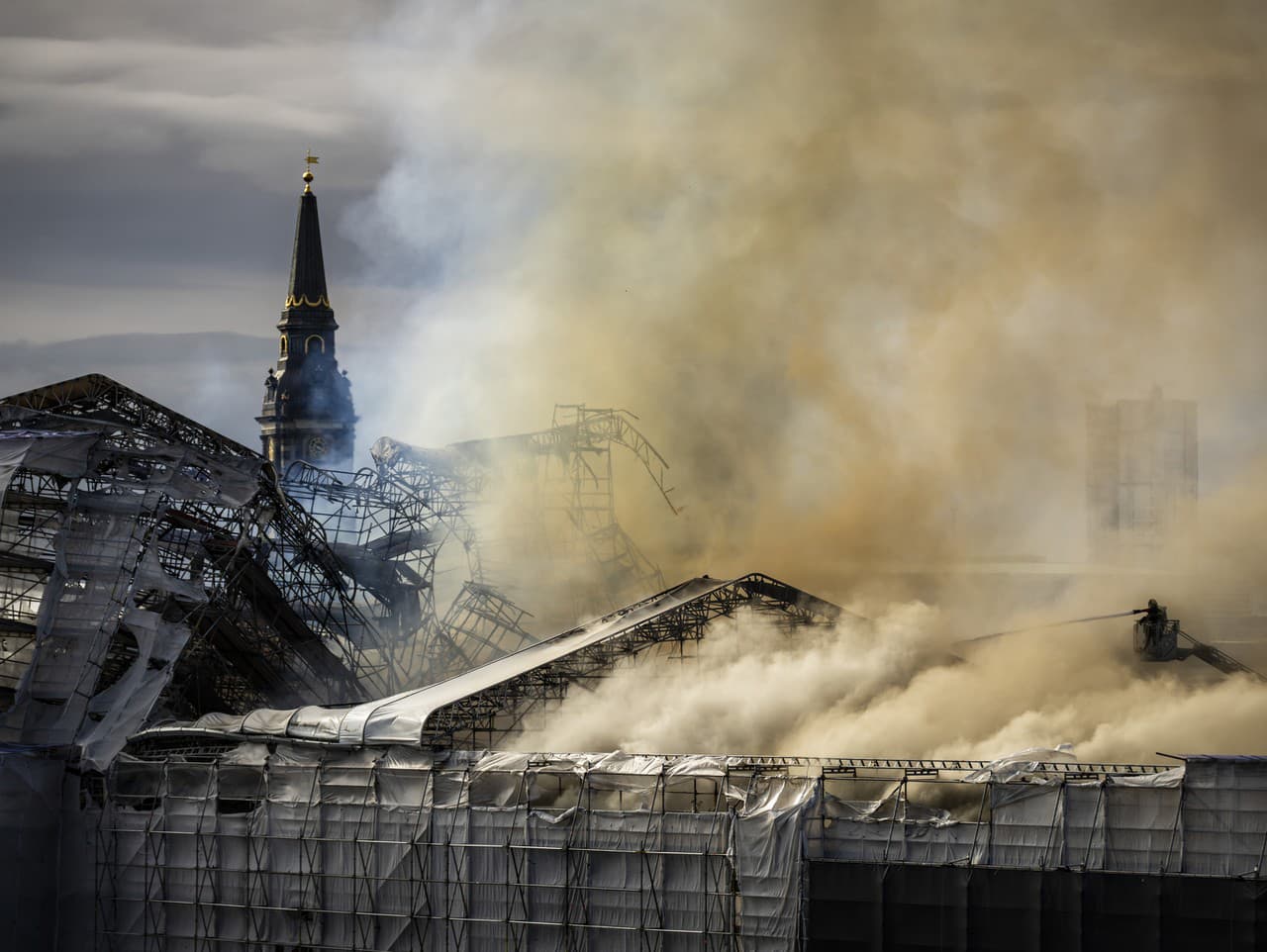 Požiar historickej budovy v Kodani