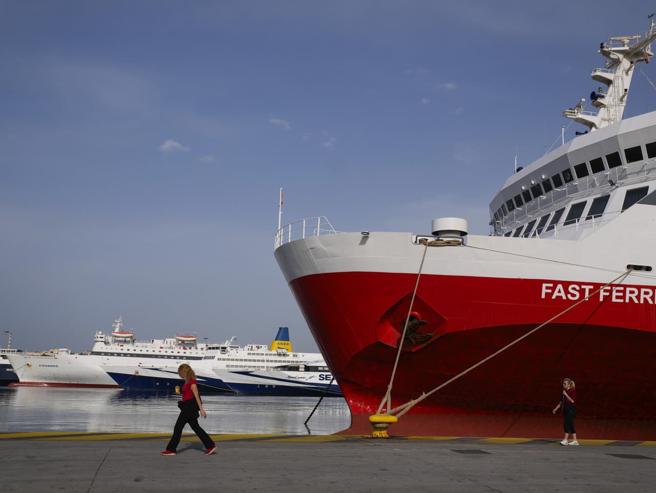 V Grécku pre štrajk pozastavili lodnú aj vlakovú dopravu