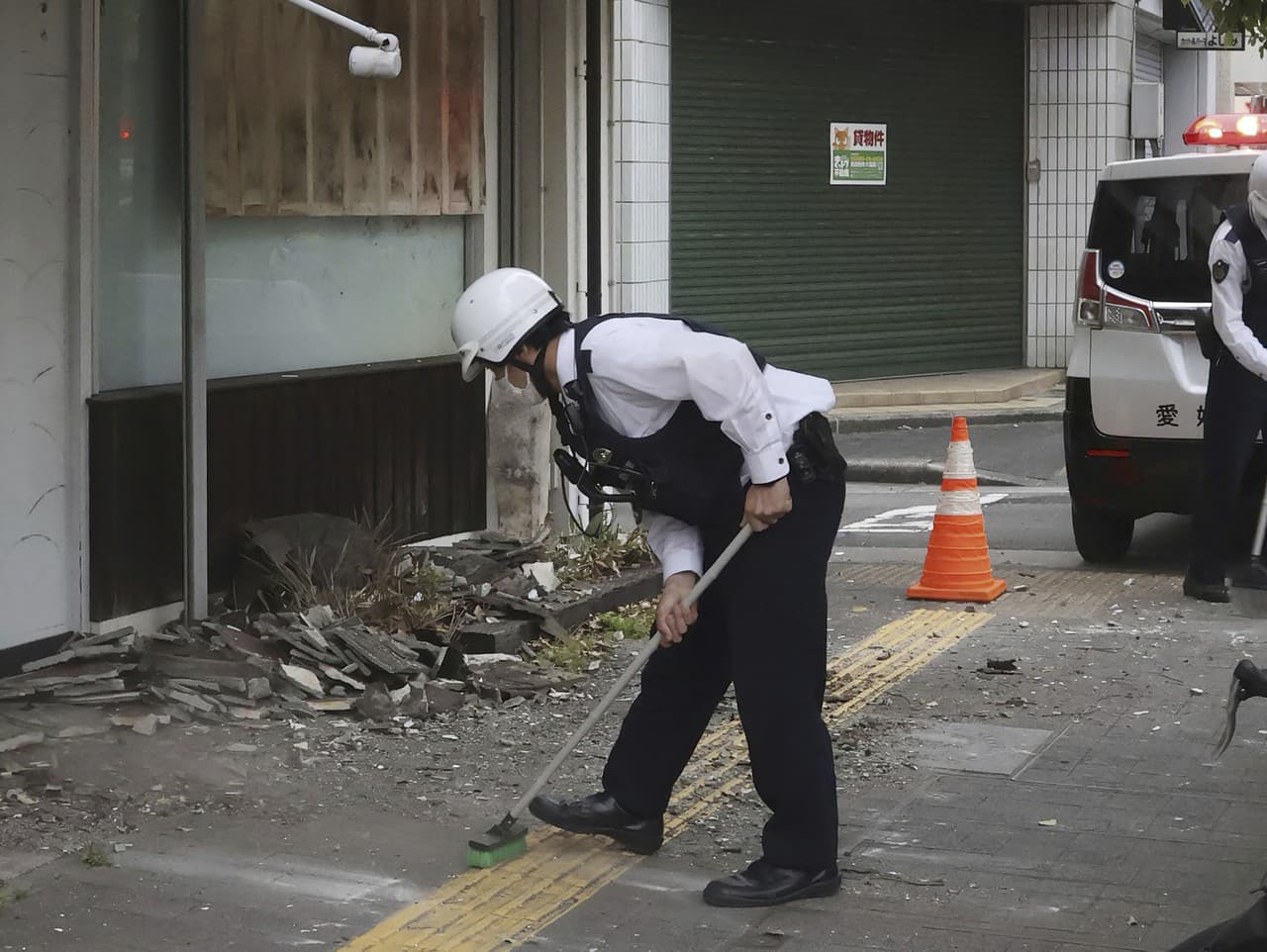 Škody po zemetrasení v Japonsku