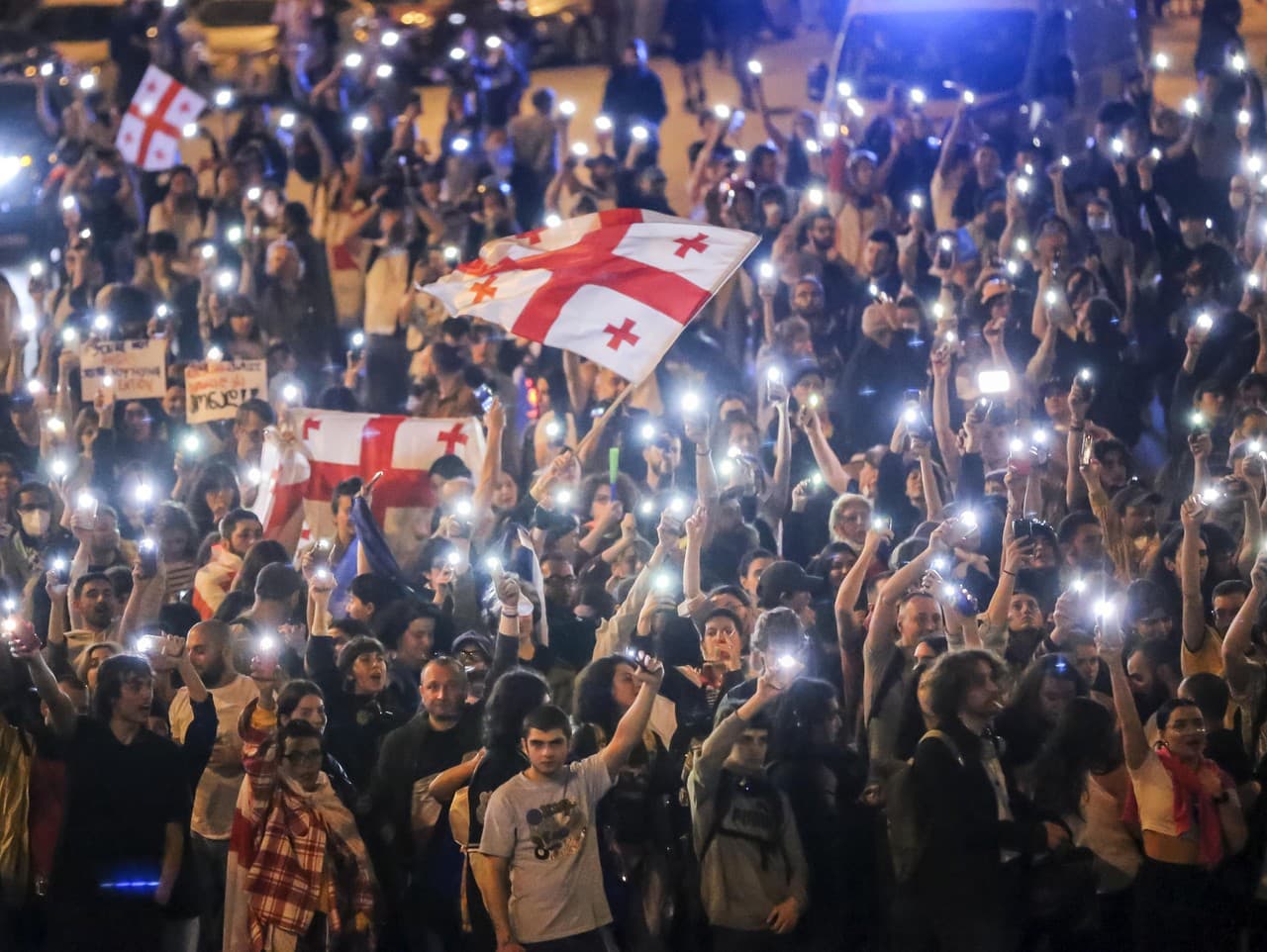 V Gruzínsku vyšli ľudia opäť do ulíc protestovať proti zákonu o zahraničnom vplyve