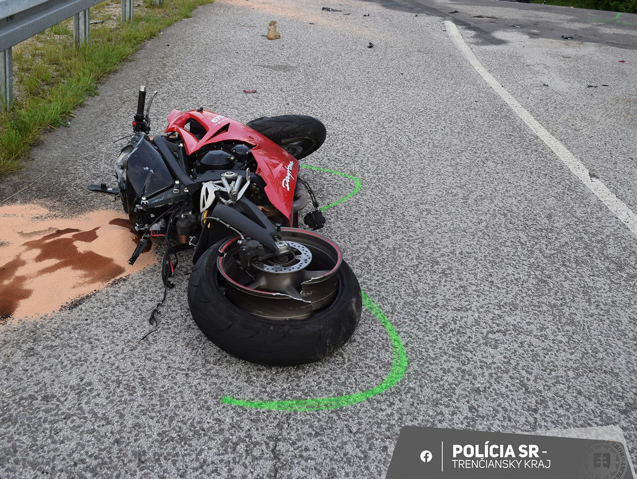 Motorkár sa zrazil s autobusom