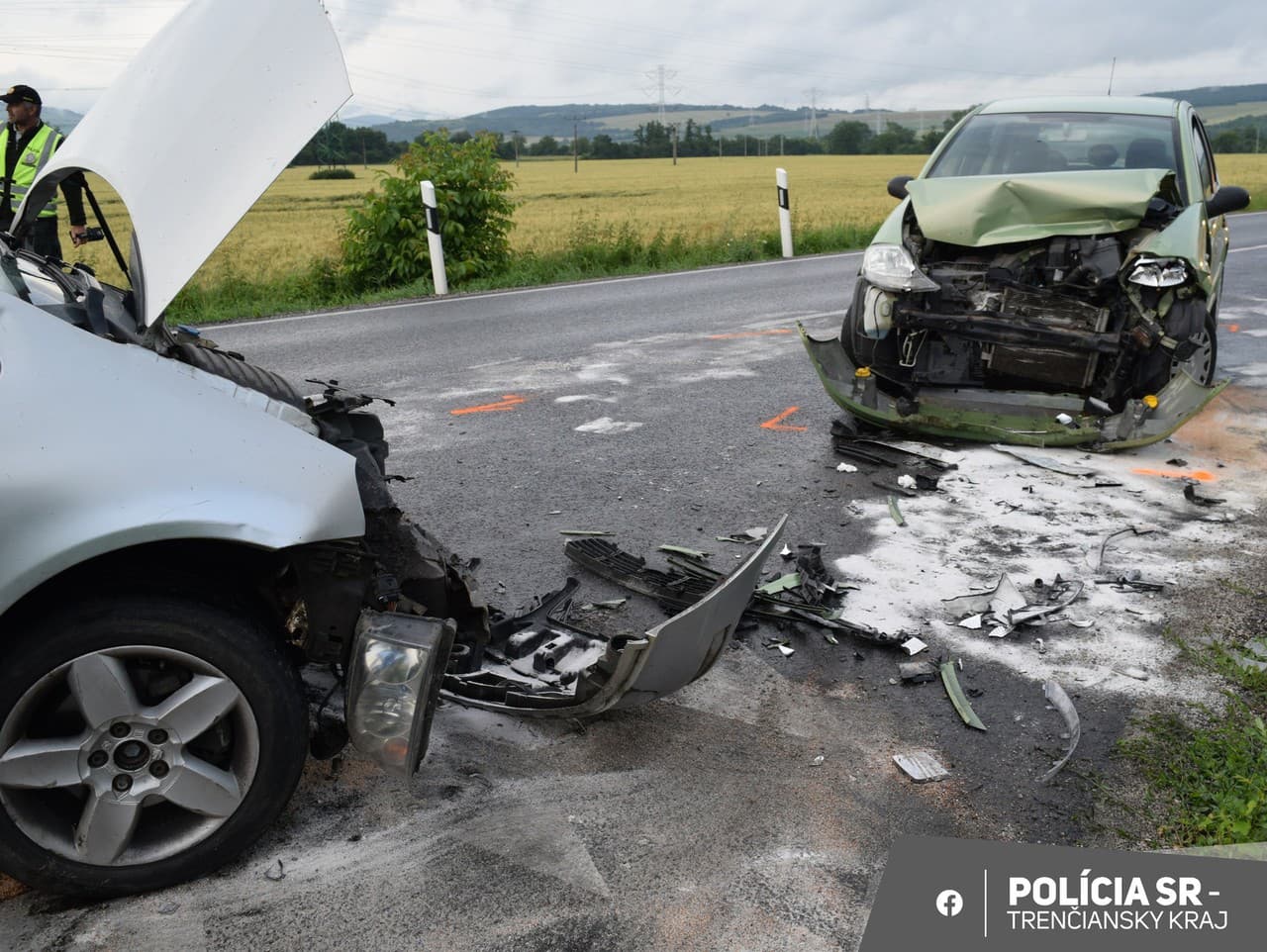 Pri vážnej nehode v Novom Meste nad Váhom sa zranila žena a päťročné dieťa.