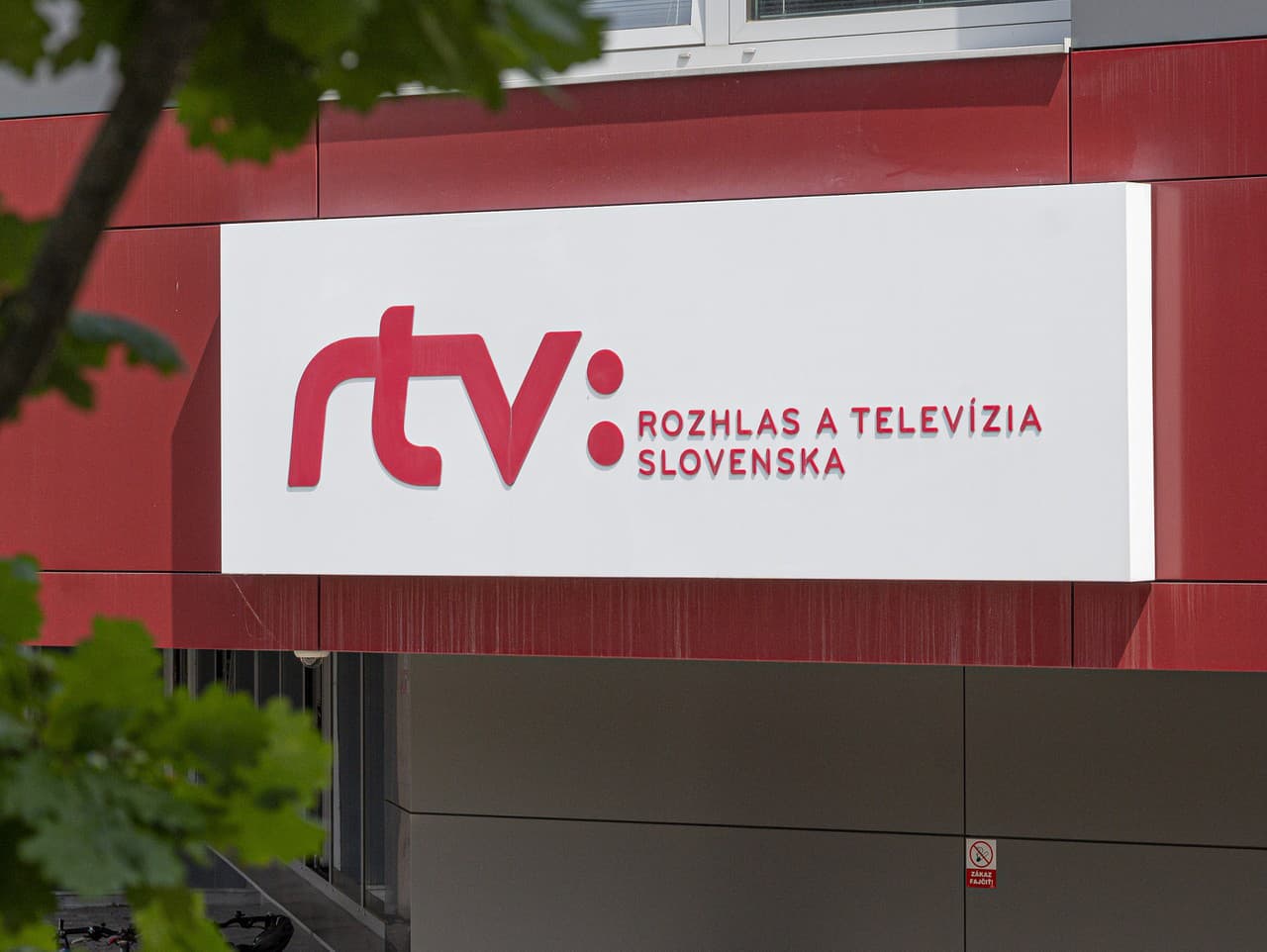 Z RTVS sa rozlúčil dlhoročný moderátor