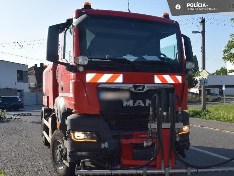 Nákladné auto zrazilo cyklistu, ktorý zraneniam podľahom