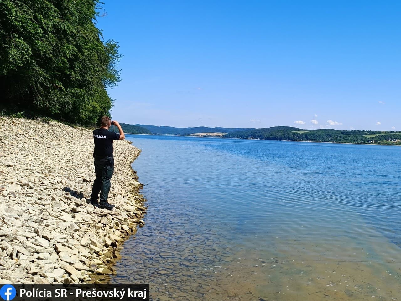 Záchranári na Domaši stále hľadajú telo muža, ktorý skočil do vody