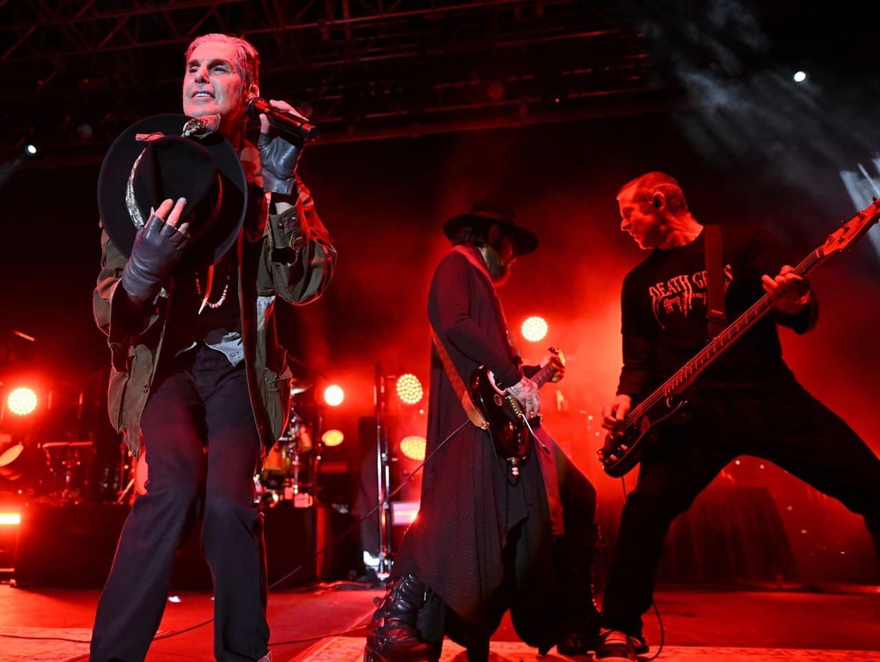 Perry Farrell, Dave Navarro, Eric Avery