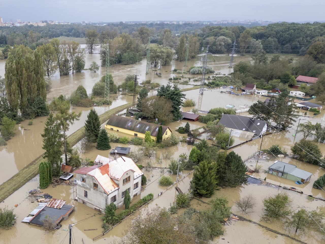 Zaplavené domy v Ostrave.