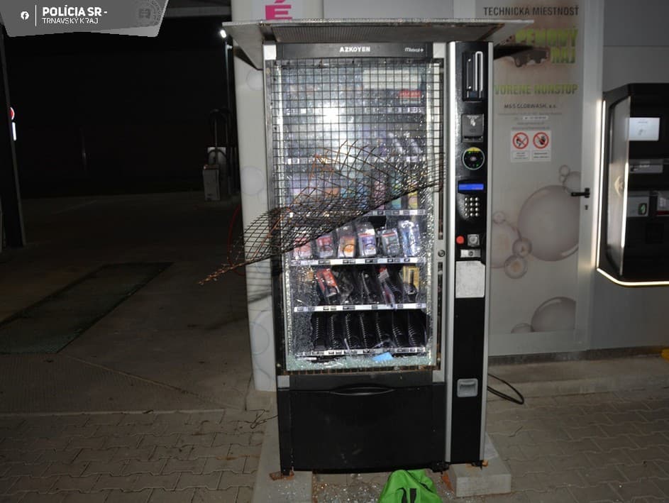 Muž rozbil automat s konopnými produktami