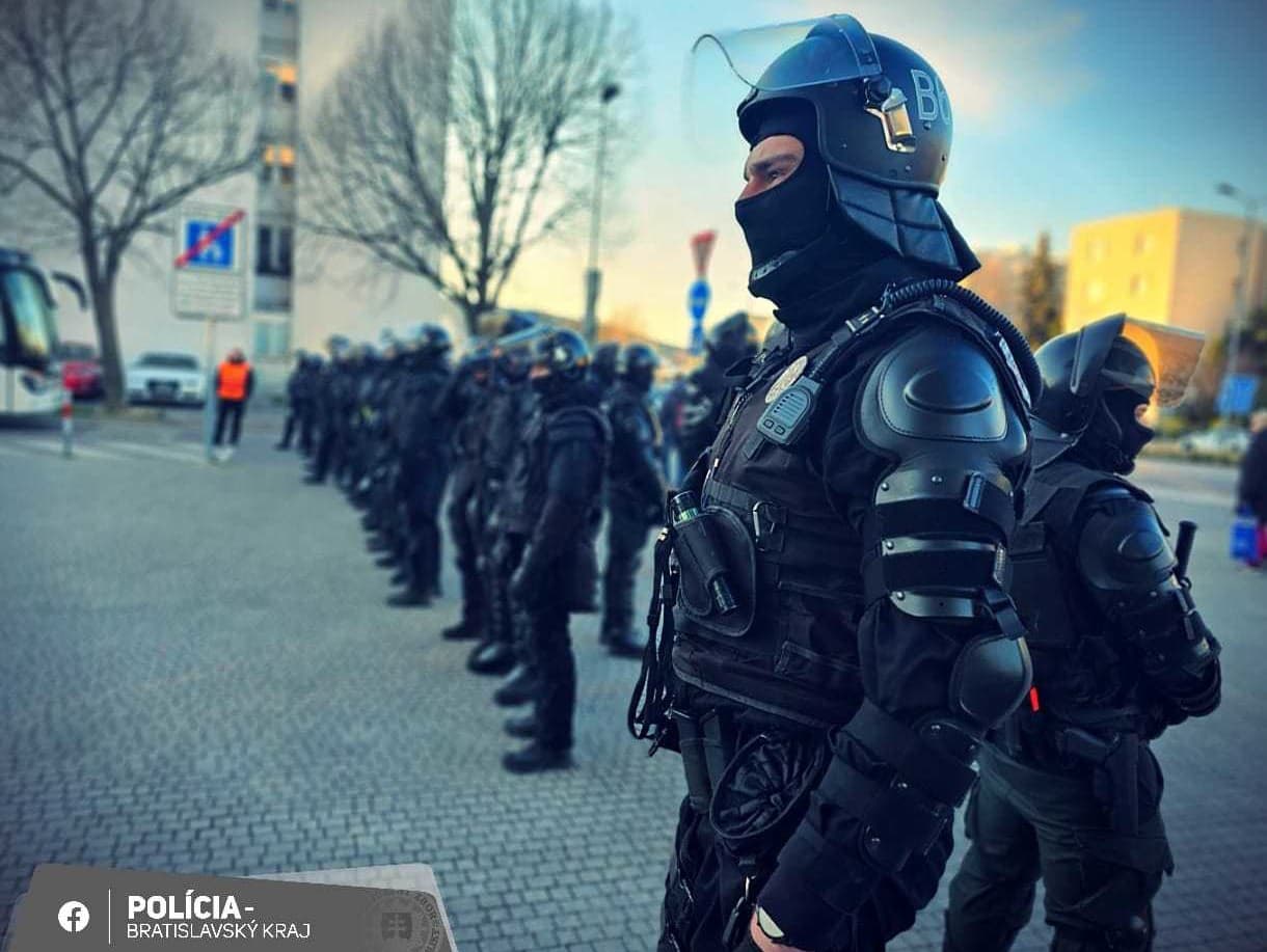 Polícia pripravuje pre futbalový zápas bezpečnostné opatrenia.