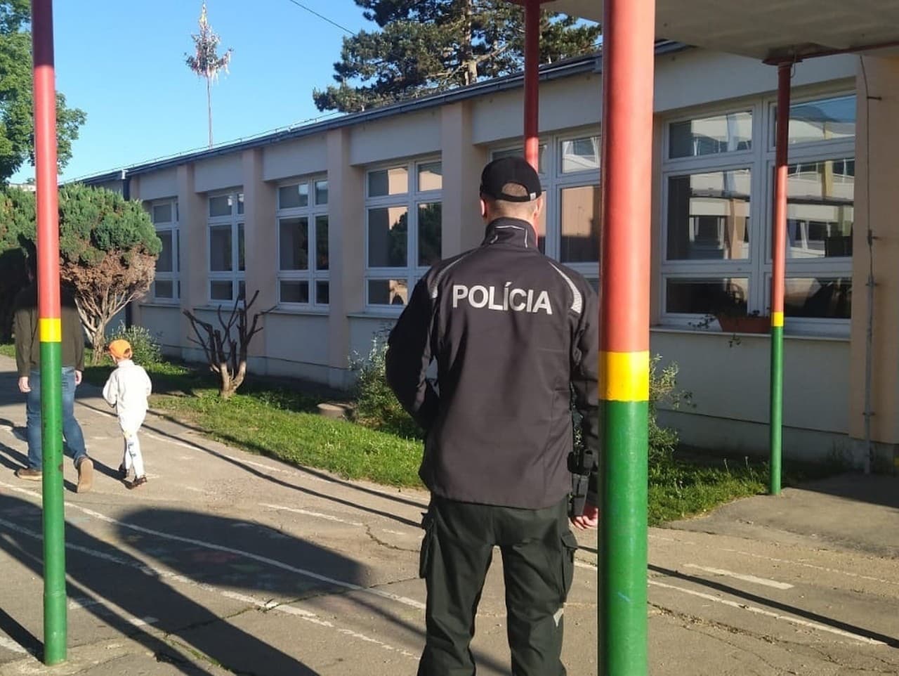 Aj v Žilinskom kraji dohliadali policajti na bezpečný príchod detí do škôl