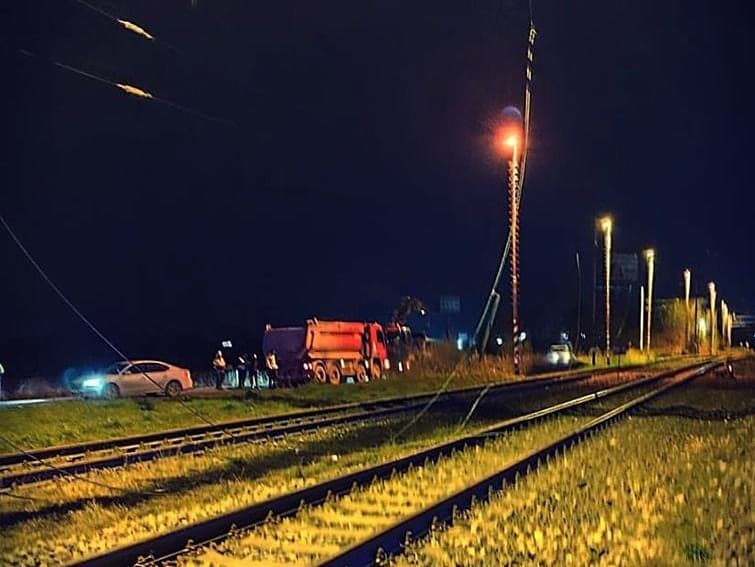 Železničné priecestie v bratislavských Vajnoroch je neprejazdné