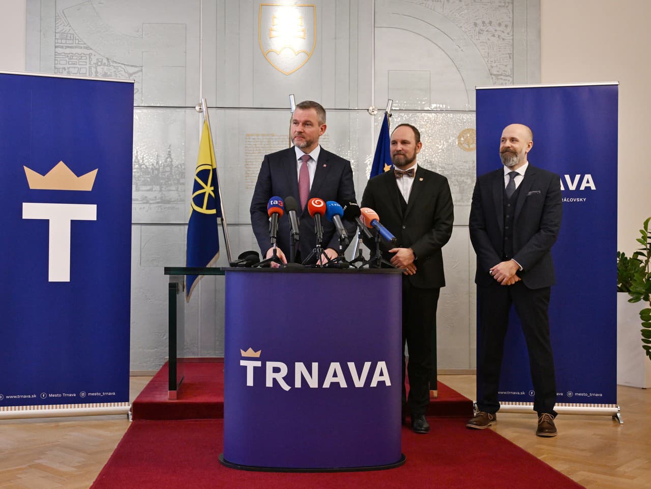 Prezident SR Peter Pellegrini, predseda Trnavského samosprávneho kraja Jozef Viskupič a primátor Trnavy Peter Bročka