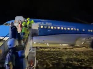 Lietadlo spoločnosti KLM Royal Dutch Airlines skĺzlo z dráhy ešte pred štartom