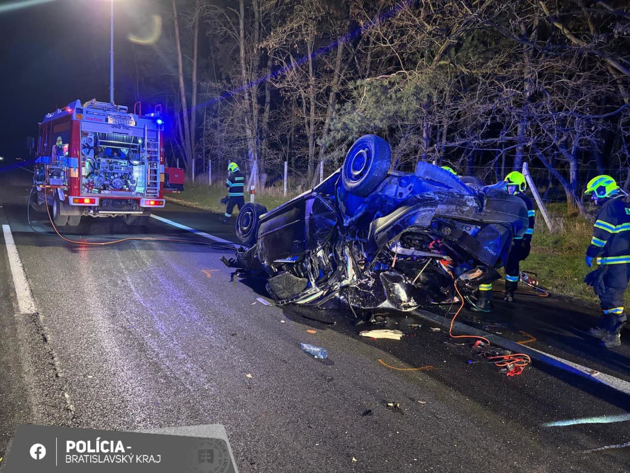 Na D2 v smere do Česka došlo k zrážke troch áut