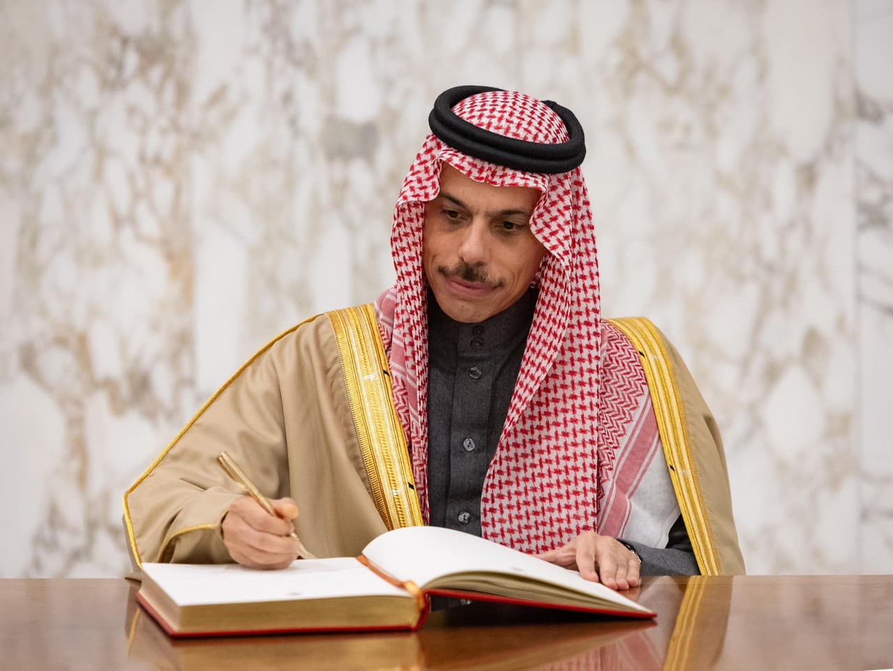 Saudskoarabský minister zahraničných vecí princ Fajsal bin Farhán.