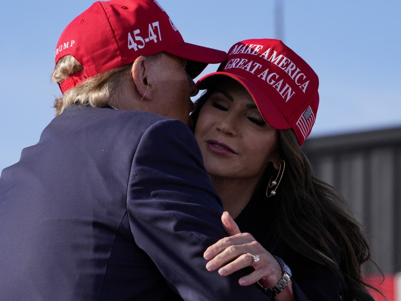 Donald Trump a Kristi Noemová počas kampane