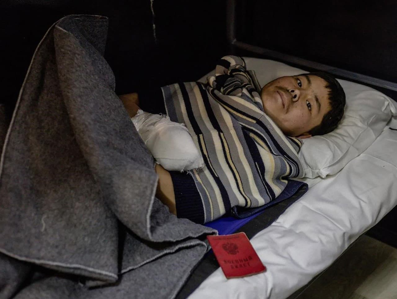 Zranený severokórejský vojak na Ukrajine