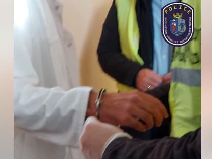 Polícia oboch lekárov zatkla priamo v ambulancii