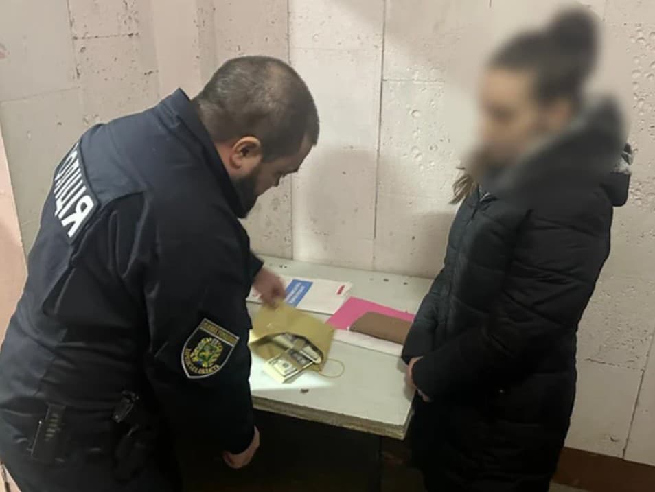 22-ročnú Ukrajinku zadržali pri odovzdávaní dieťaťa a preberaní finančnej odmeny