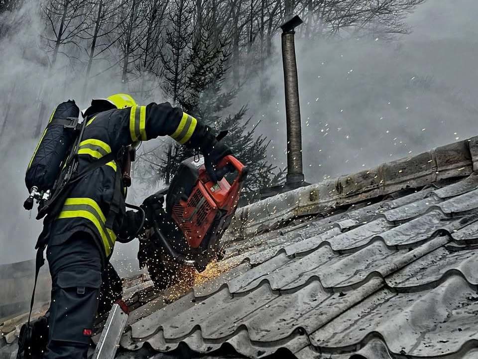 Hasiči zasahovali v Cerovej