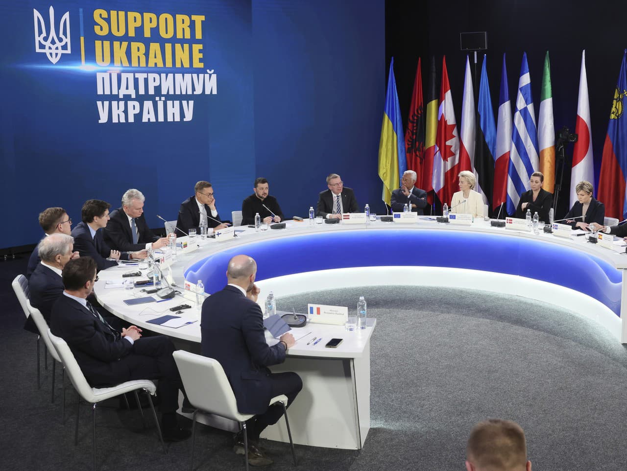 Mimoriadne stretnutie lídrov z Európy a Kanady pri príležitosti 3. výročia vojny ruskej invázie na Ukrajinu