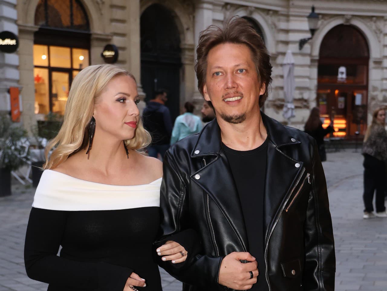 Odovzdávanie cien SOZA. Na snímke Peter Cmorik s manželkou