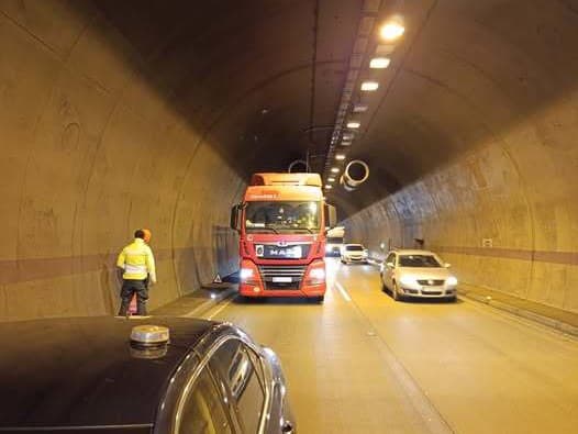 Obmedzenie v tuneli Sitina