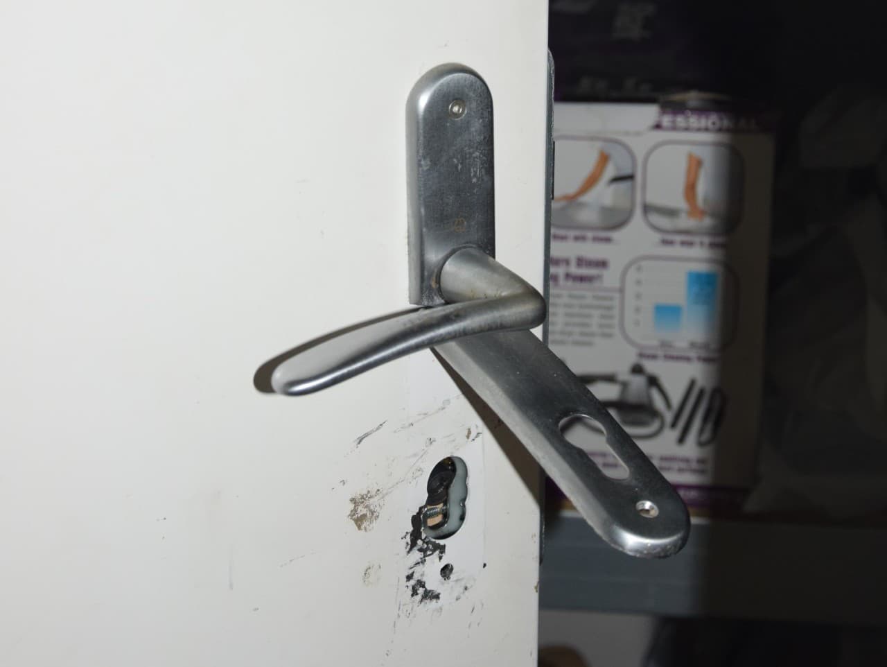 Policajti zaznamenali nárast prípadov krádeží vecí z pivničných priestorov bytových domov.