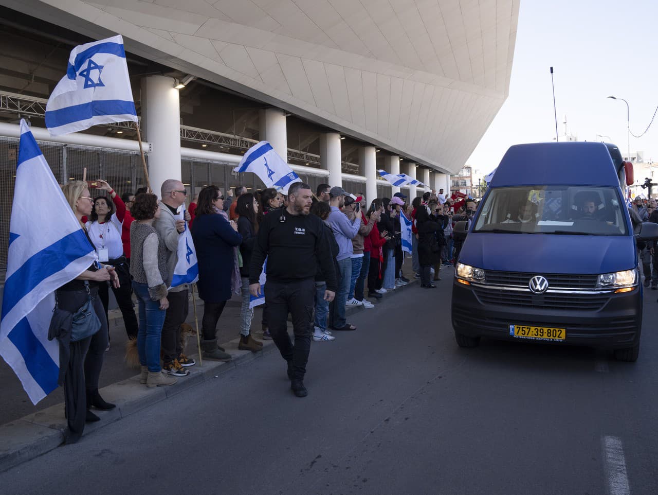 V Izraeli sa konal pohreb jedného z rukojemníkov, ktorých telá vydal Hamas Cachiho Idana.