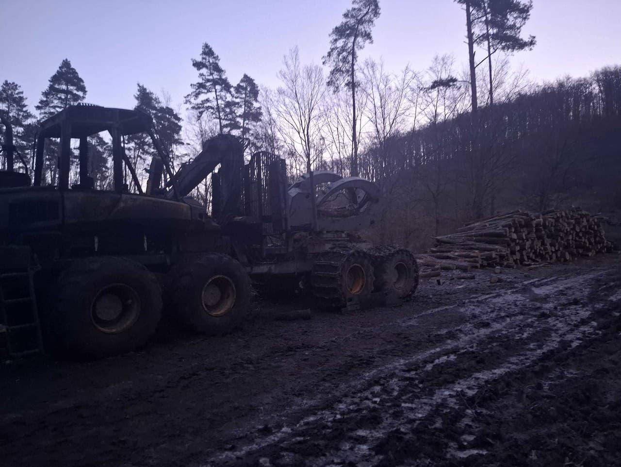Požiar dvoch traktorov v obci Bohunice.
