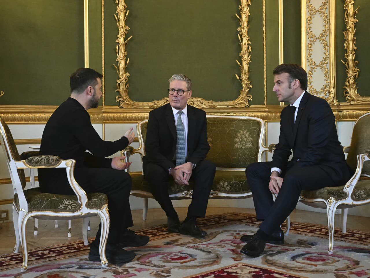 Britský kráľ Karol III. sa v nedeľu stretol s ukrajinským prezidentom Volodymyrom Zelenským